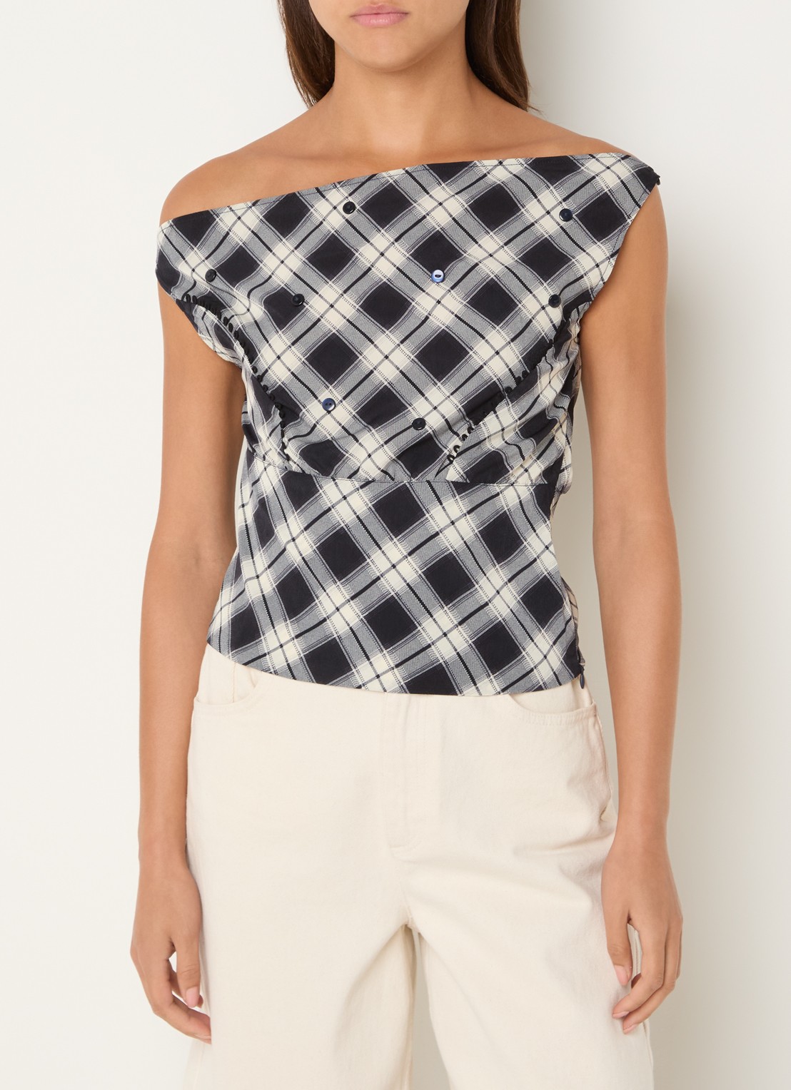 Laagam Tate mouwloze top met ruitdessin en knoopdetail - detail zwart