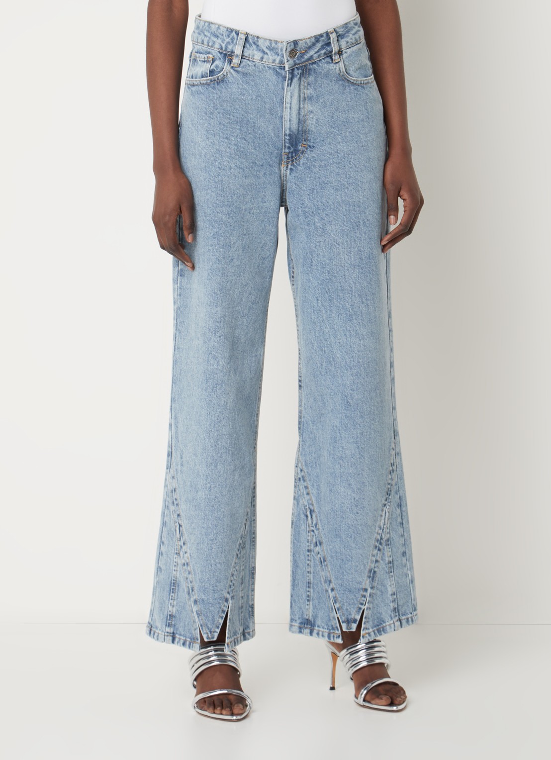 Laagam Thelma low waist wide leg jeans met medium wassing - detail indigo
