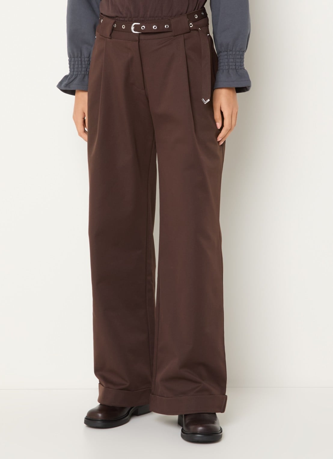 Laagam Valea high waist straight fit broek met steekzakken - detail 3 bruin
