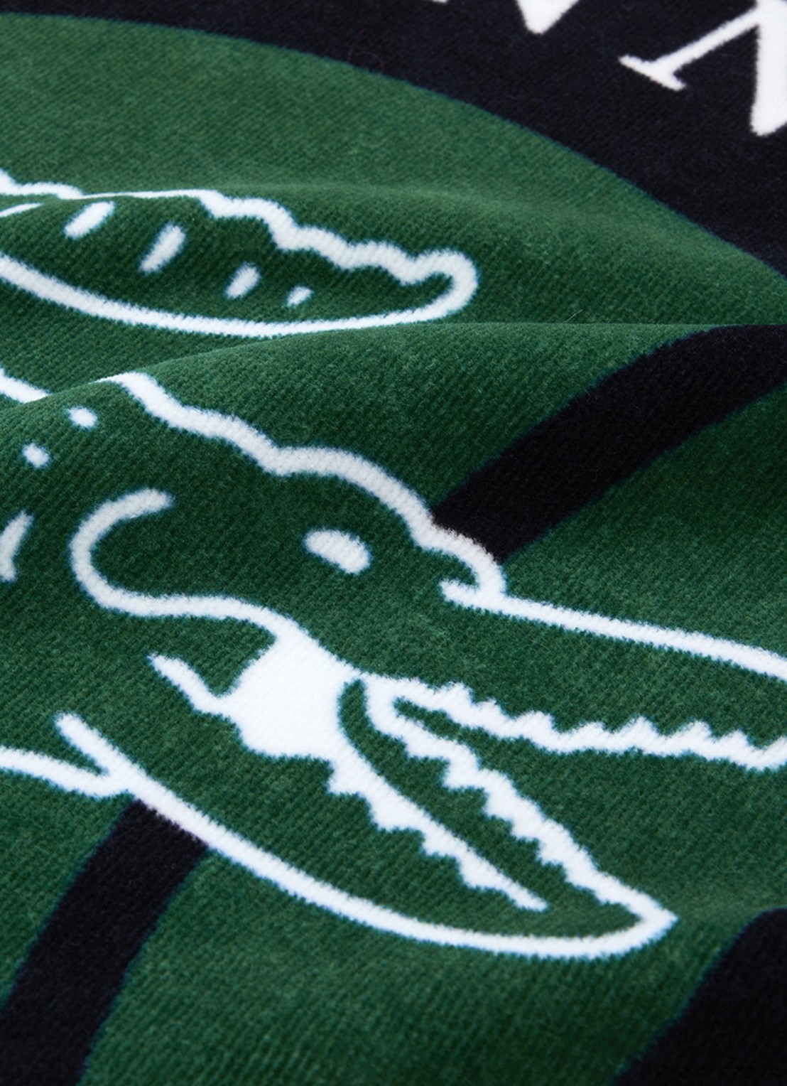 Lacoste L Ace strandlaken - 450 gr/m² - 100 x 170 cm - detail bronsgroen