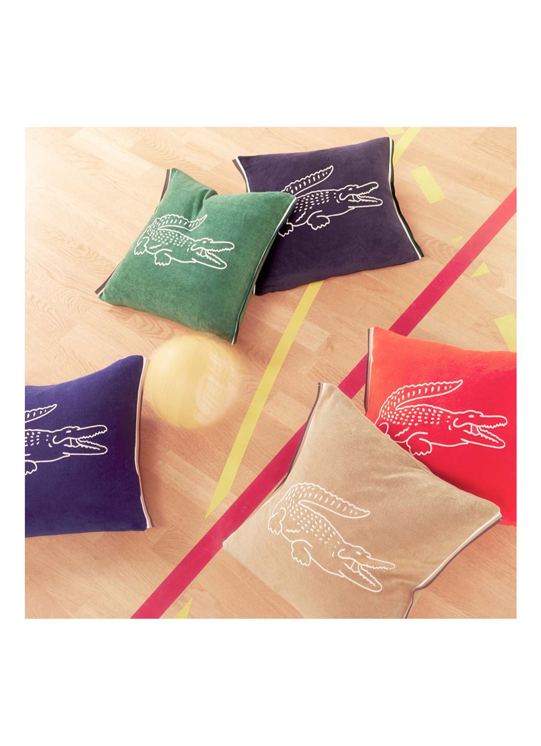 Lacoste L Break sierkussenhoes 45 x 45 cm - voorkant 5 donkerrood