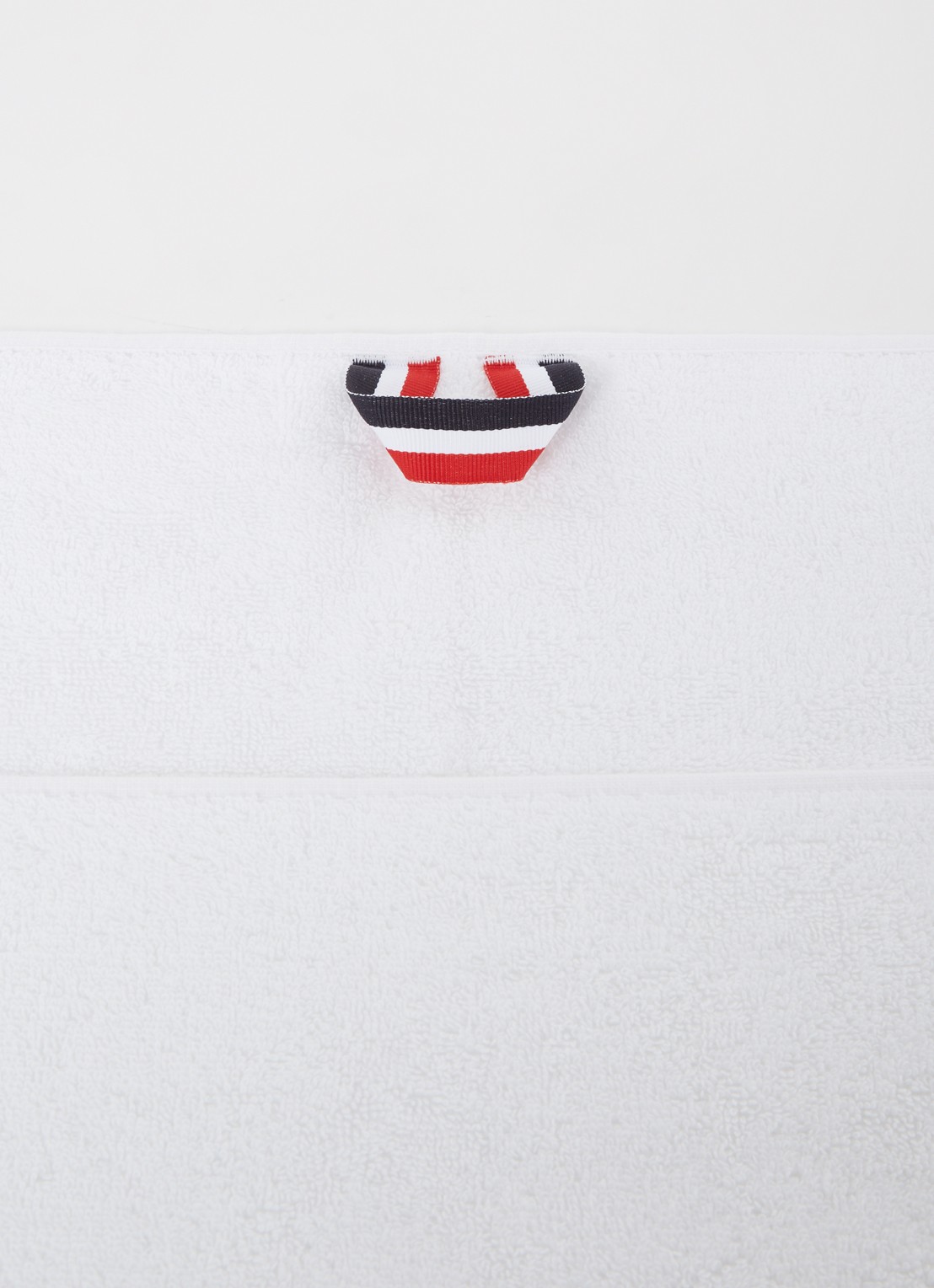 Lacoste L Casual badhanddoek - 450 gr/m² - 55 x 100 cm - detail wit