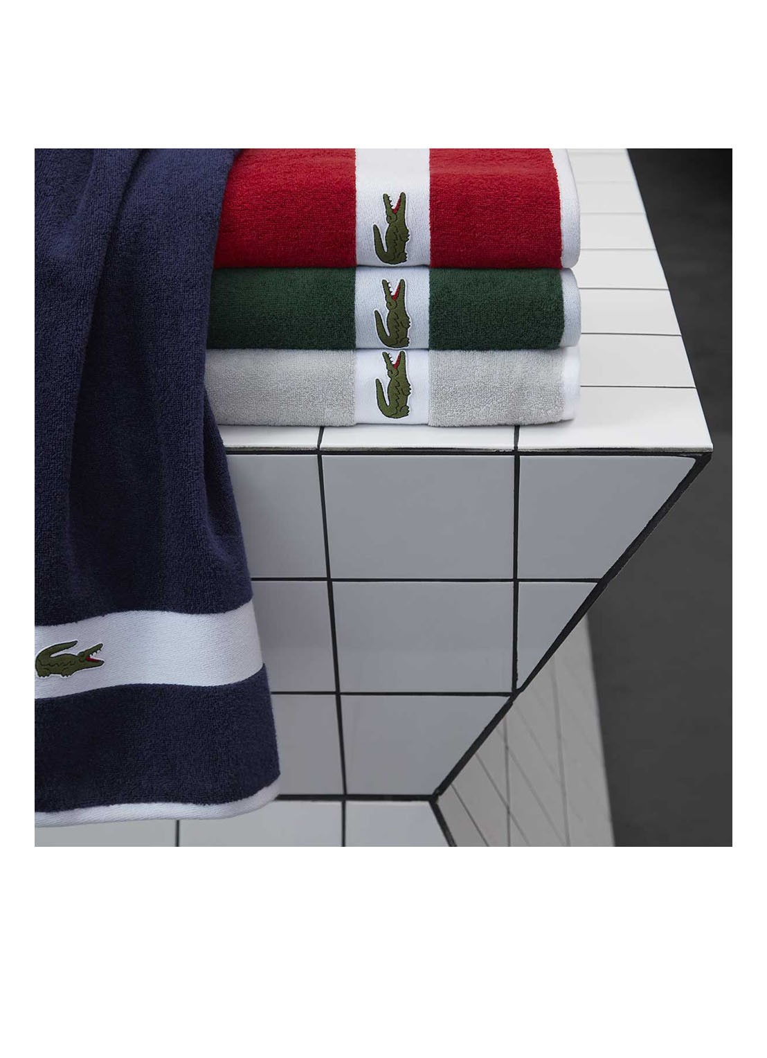 Lacoste L Casual badlaken - 450 gr/m2 - 70 x 140 cm - detail 2 steenrood