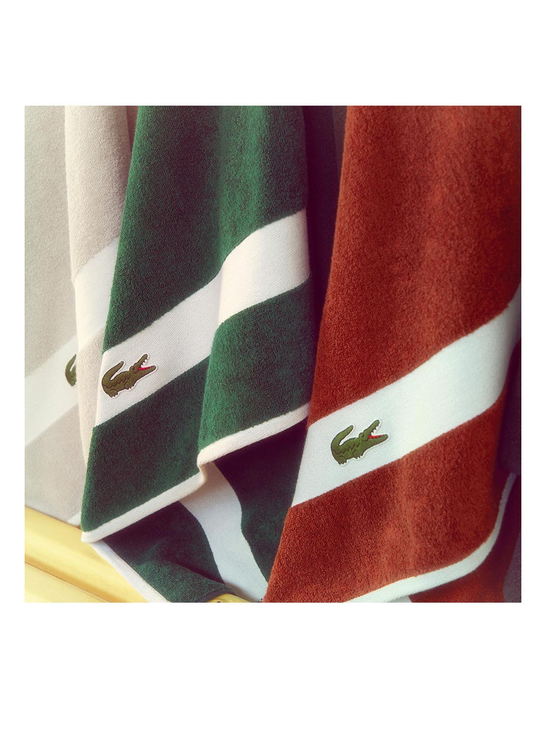 Lacoste L Casual badlaken - 450 gr/m2 - 70 x 140 cm - detail 3 bordeauxrood