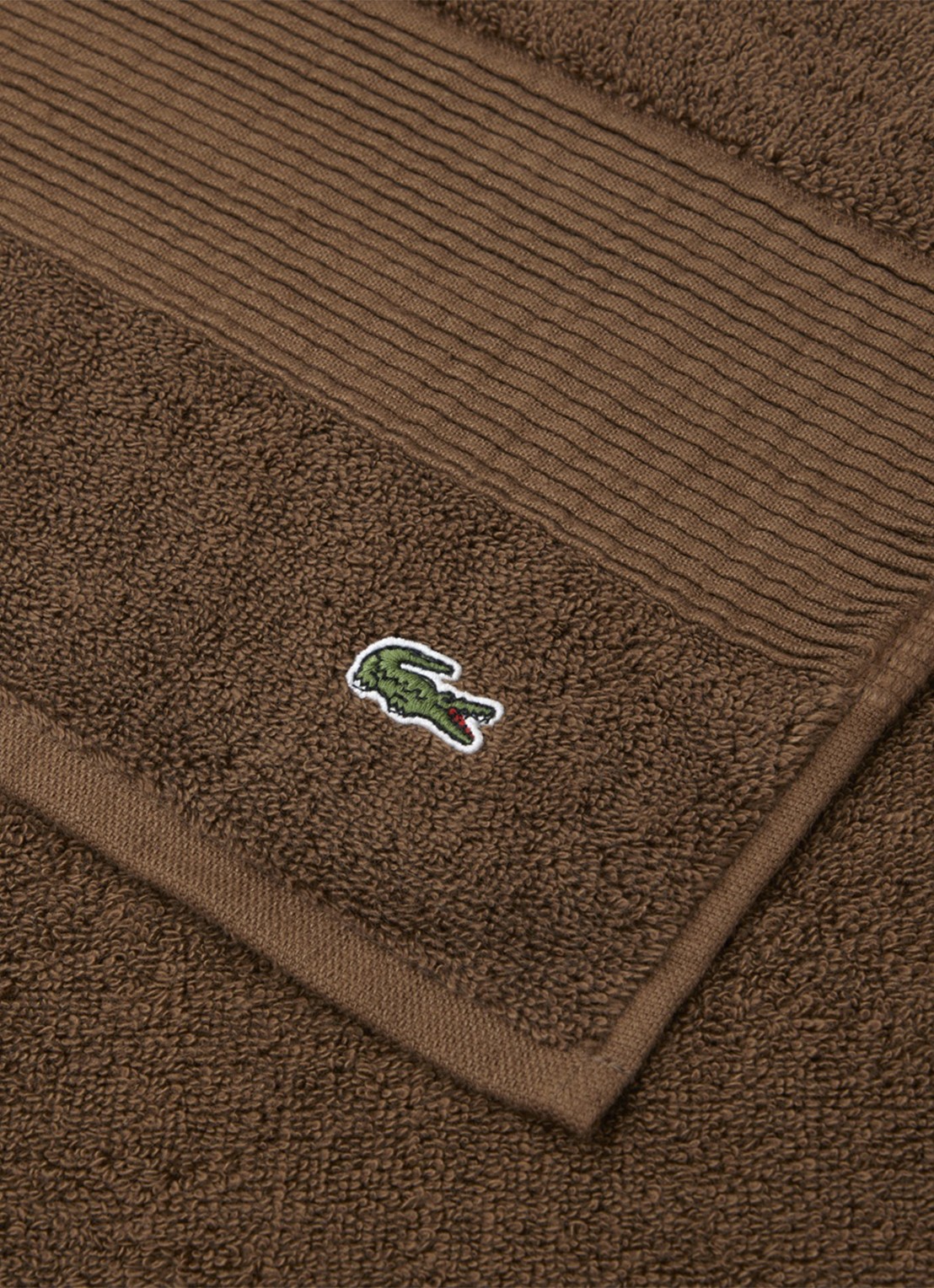 Lacoste L Lecroco badlaken - 600 gr/m2 - 100 x 150 cm - achterkant hazelnootbruin