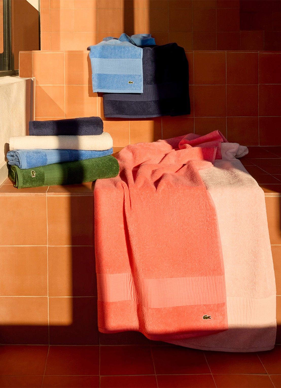 Lacoste L Lecroco badlaken - 600 gr/m2 -  70 x 140 cm - detail 5 koraalrood