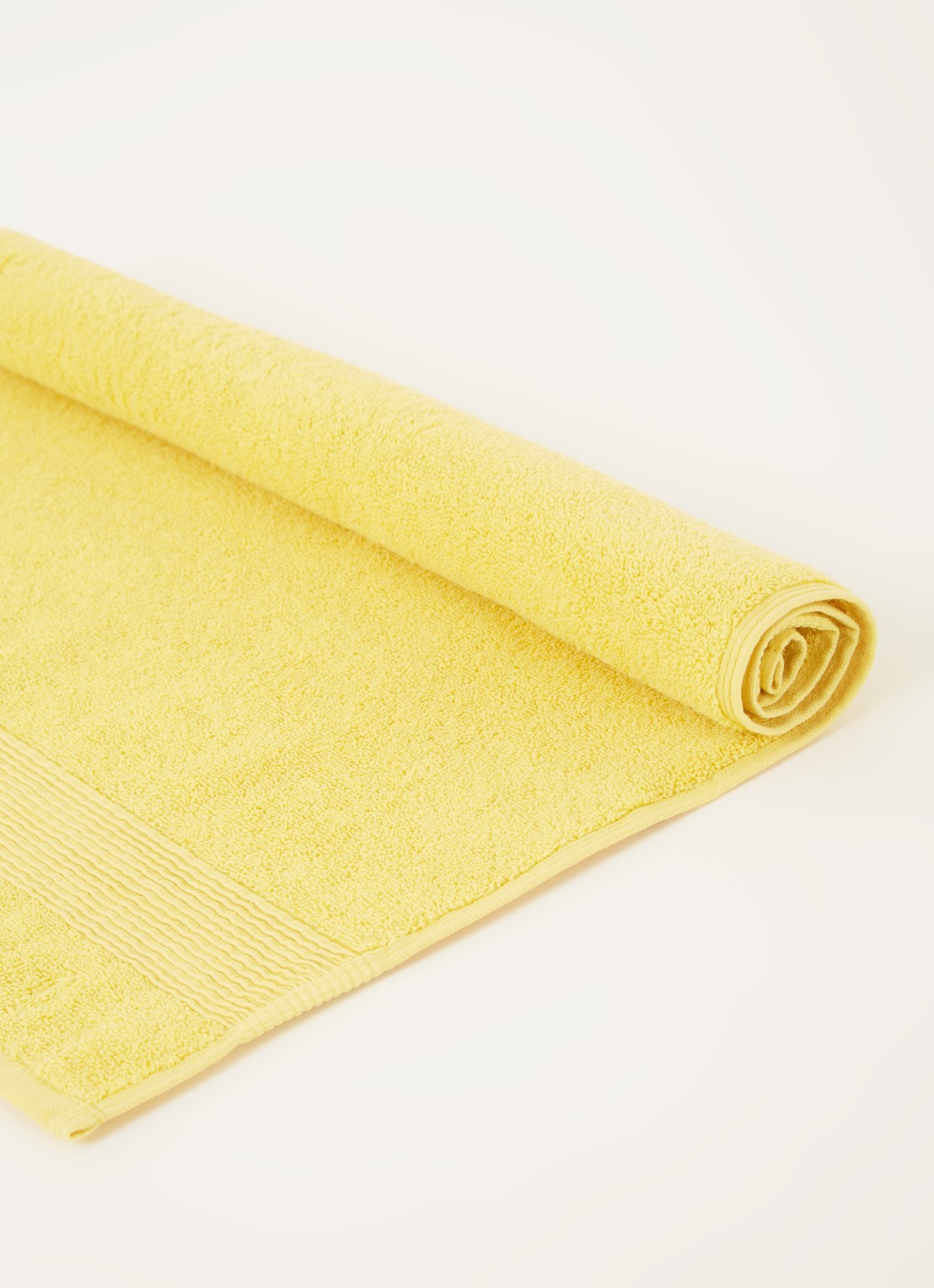 Lacoste L Lecroco badmat 50 x 70 cm - detail 3 geel