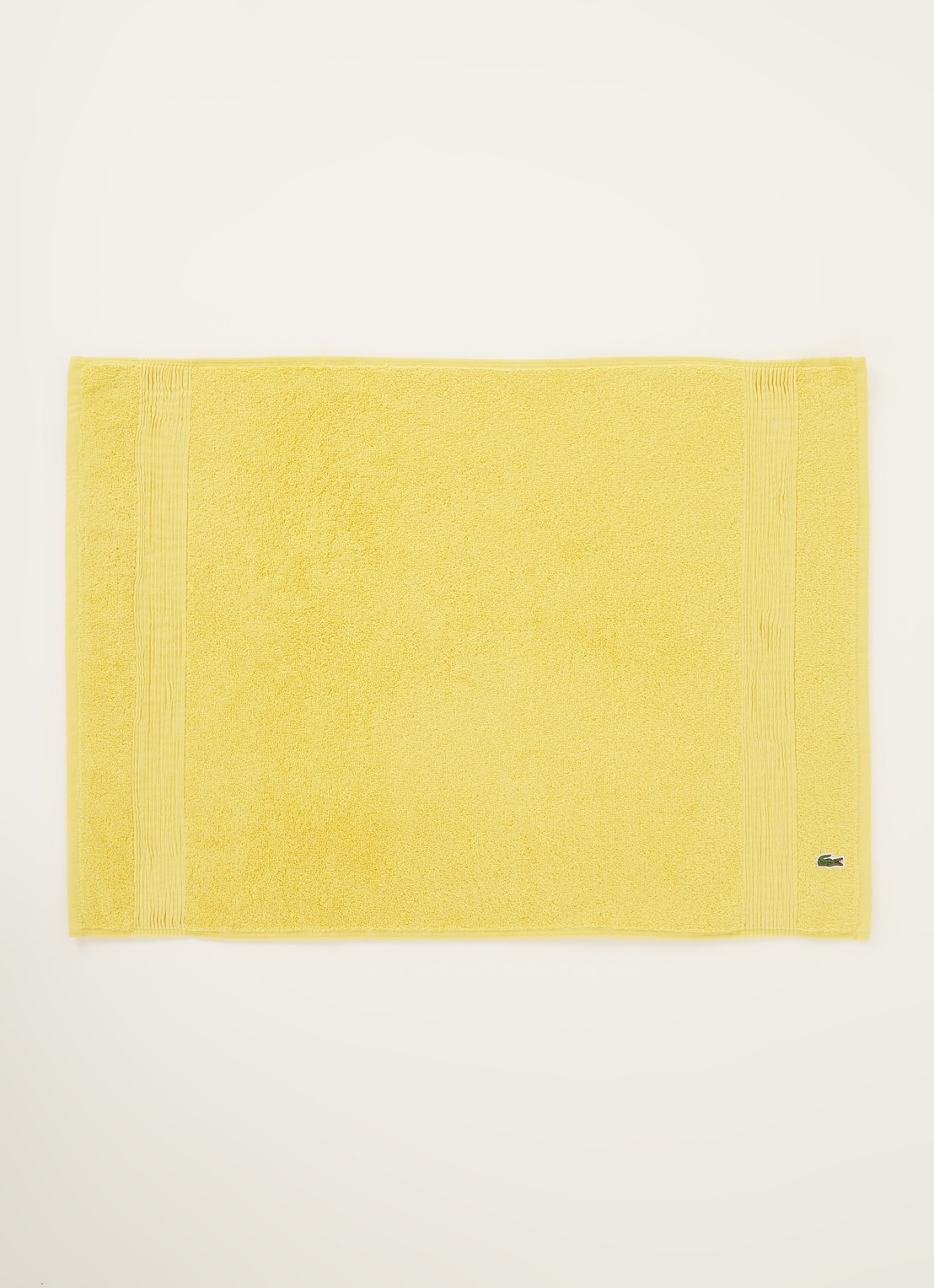 Lacoste L Lecroco badmat 50 x 70 cm - voorkant 2 geel