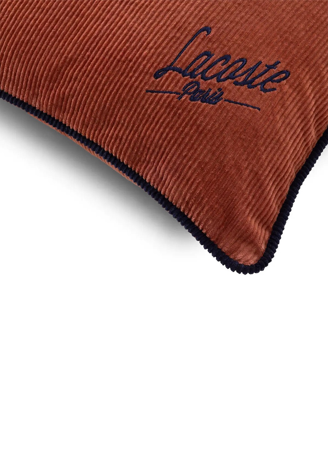 Lacoste Sierkussen 45 x 45 cm - achterkant roodbruin