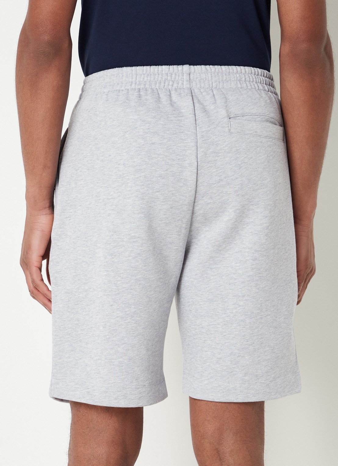 Lacoste Straight fit korte joggingbroek met steekzakken - achterkant lichtgrijs