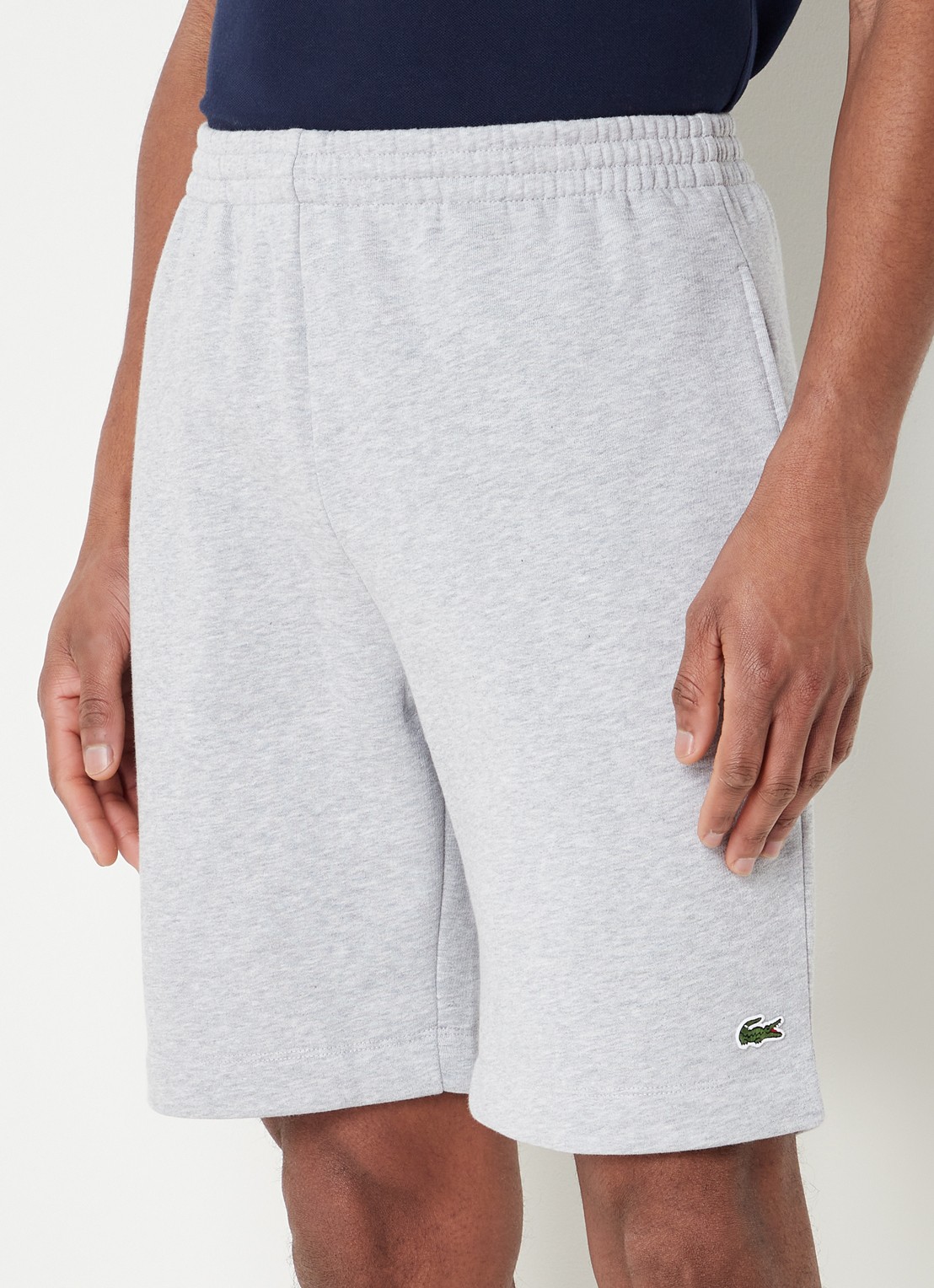 Lacoste Straight fit korte joggingbroek met steekzakken - detail 4 lichtgrijs
