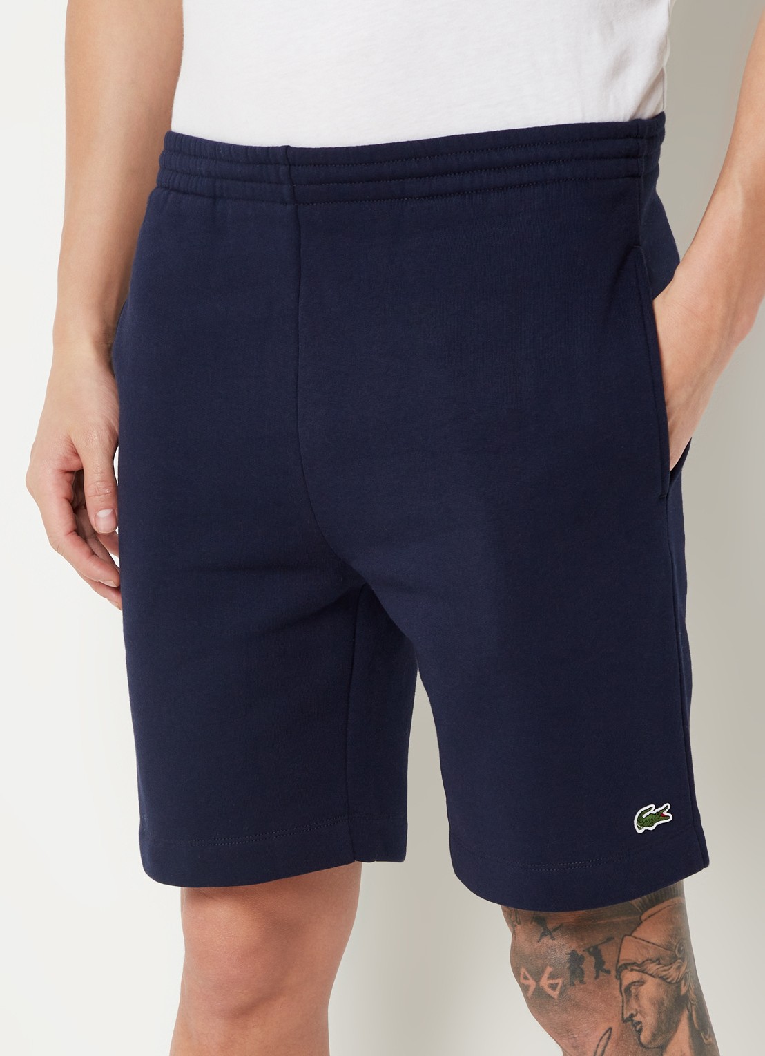 Lacoste Straight fit korte joggingbroek met steekzakken - detail donkerblauw
