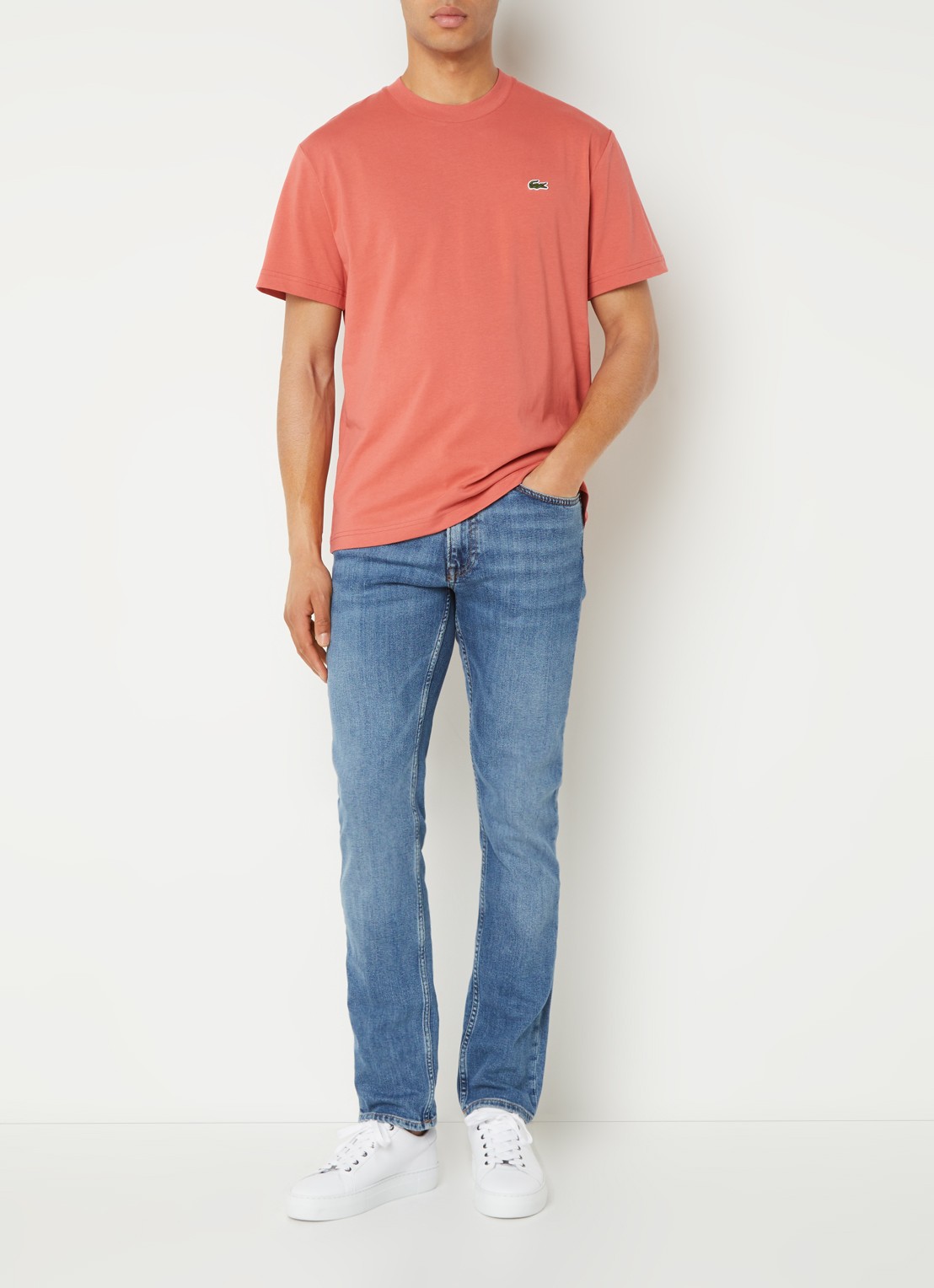 Lacoste T-shirt met logoborduring  - voorkant 2 koraalroze