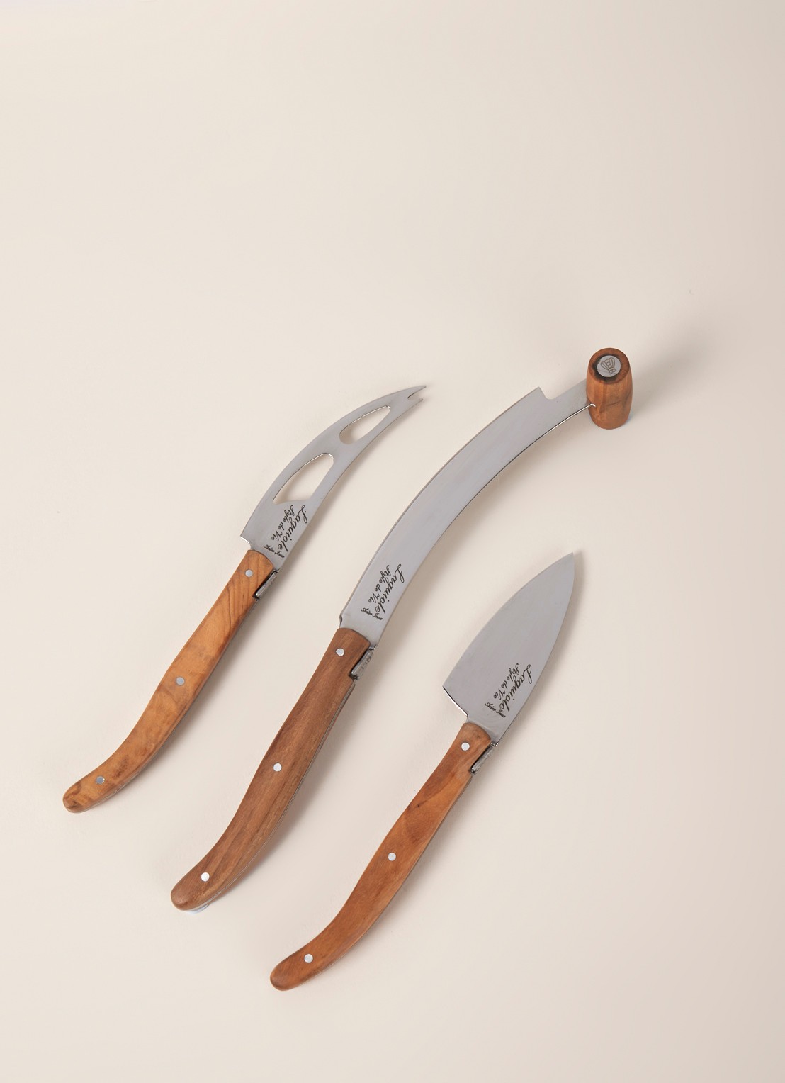 Laguiole Style de Vie Luxury Line kaasmes set van 3  - voorkant 2 lichtbruin