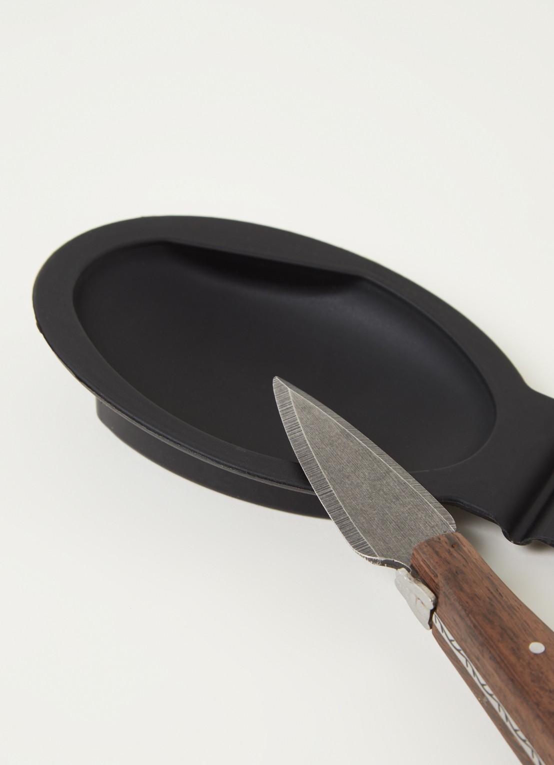 Laguiole Style de Vie Oestermes met beschermer 15 cm - detail 3 donkerbruin