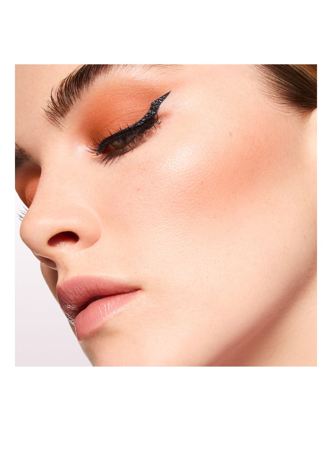 Lancôme  Idôle Tint - vloeibare oogschaduw - detail 5 04