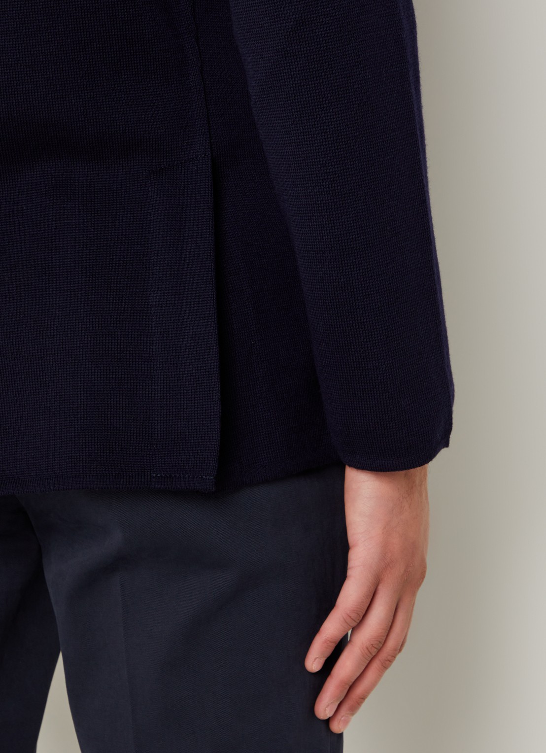Lardini Fijngebreide slim fit colbert van wol met opgestikte zakken - detail 5 donkerblauw