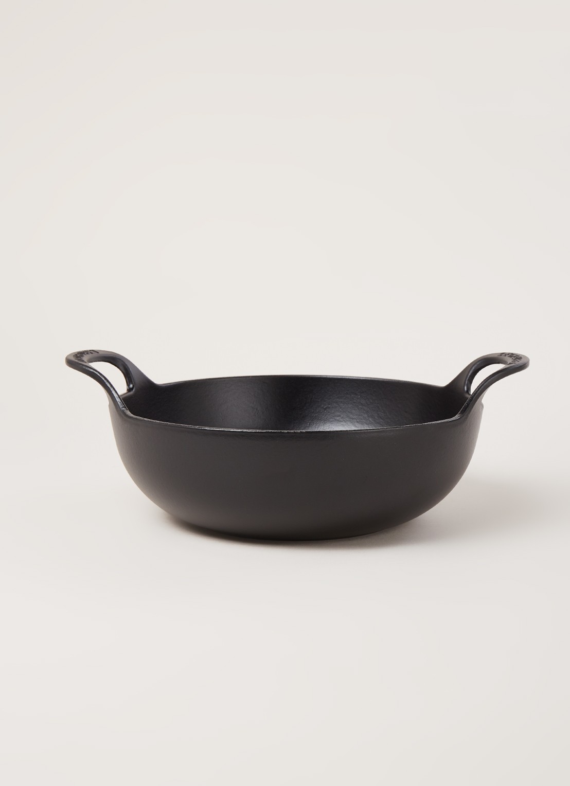 Le Creuset Baltidish braadpan 24 cm - voorkant 3 mat zwart / zwart