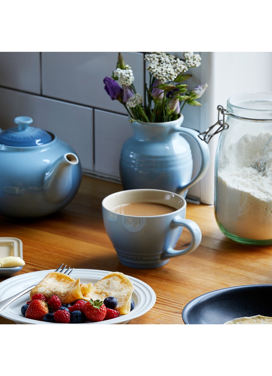 Le Creuset Cappuccino mok 40 cl - voorkant 2 coastal blue / lichtblauw