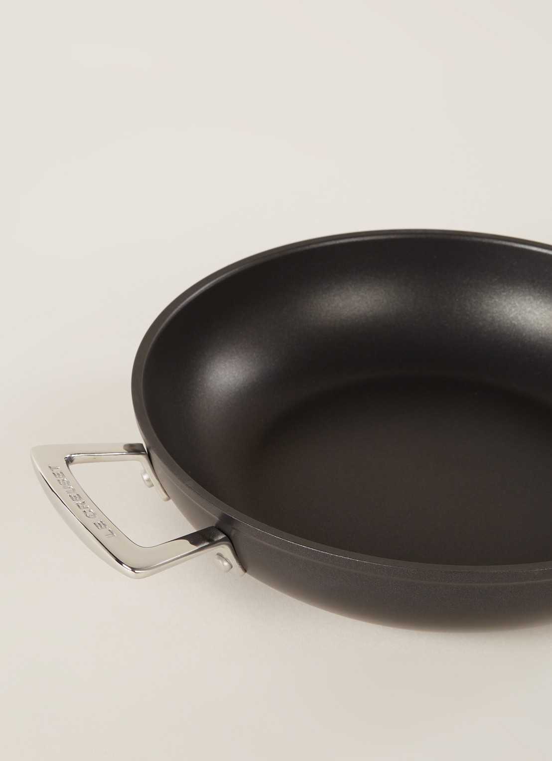 Le Creuset Les Forgées koekenpan Ø26 cm - detail zwart