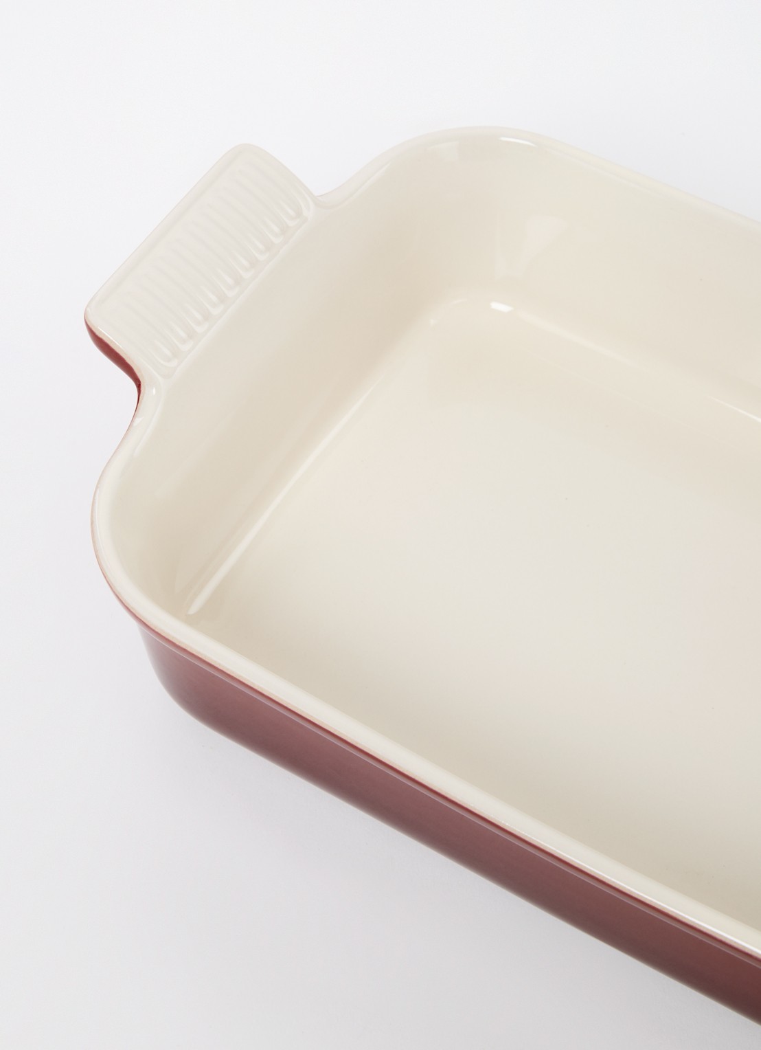 Le Creuset Ovenschaal 26 cm - voorkant 2 garnet / rood