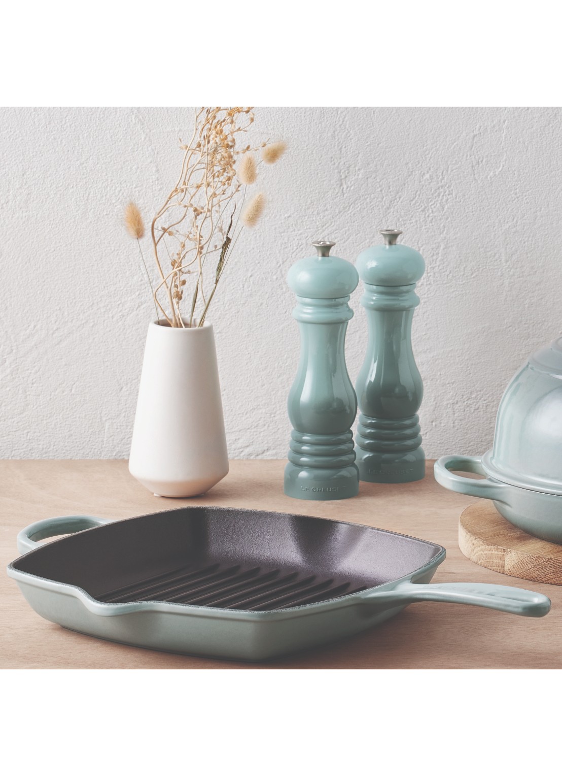 Le Creuset Pepermolen 21 cm - voorkant 6 zeegroen
