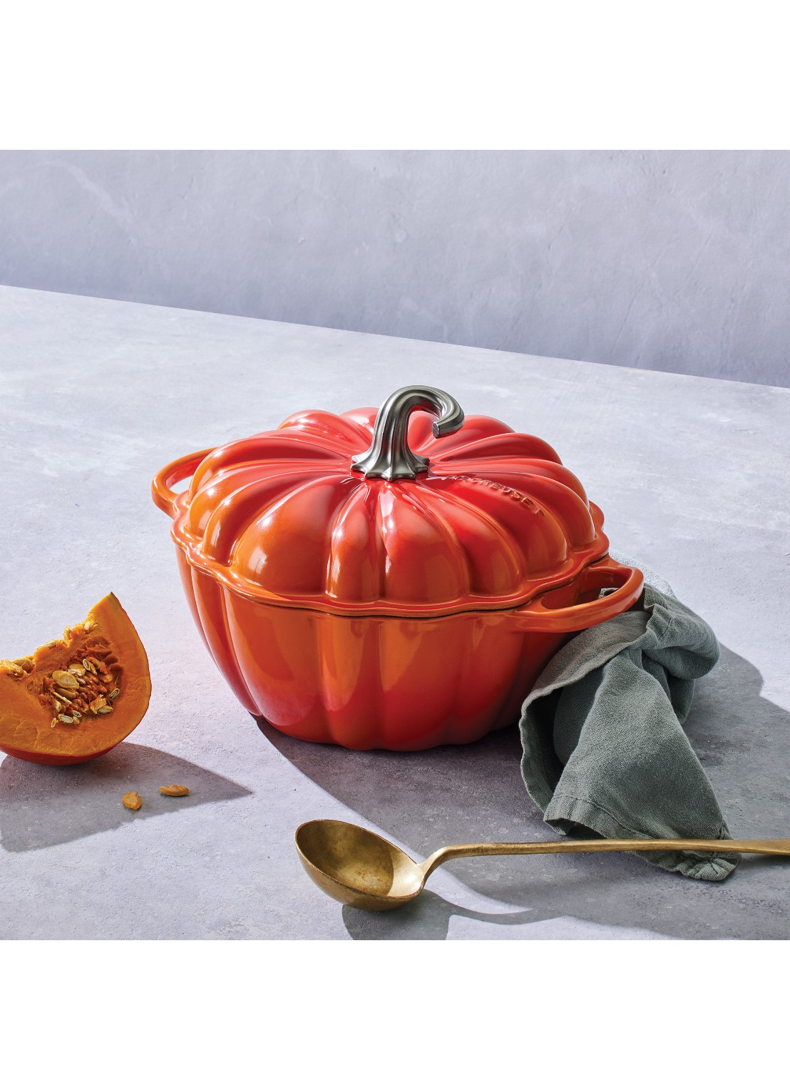 Le Creuset Pompoen Signature braadpan 24 cm - voorkant 2 oranjerood / oranje