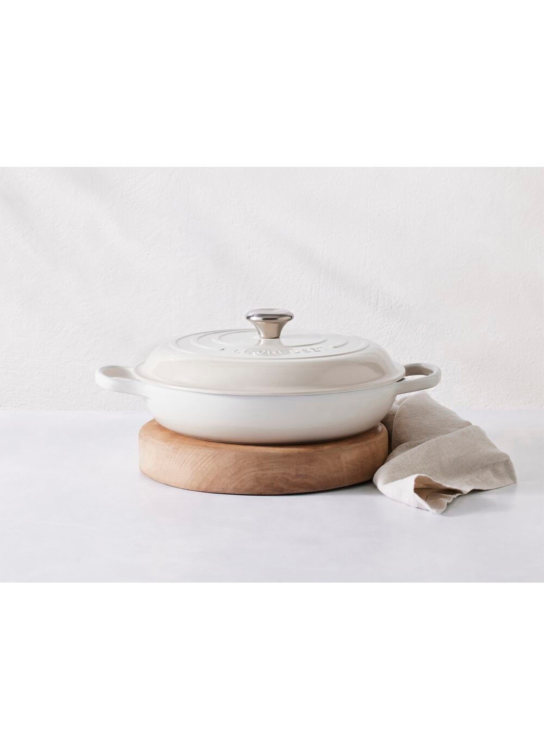 Le Creuset Signature braadpan 26 cm - detail 6 gebroken wit