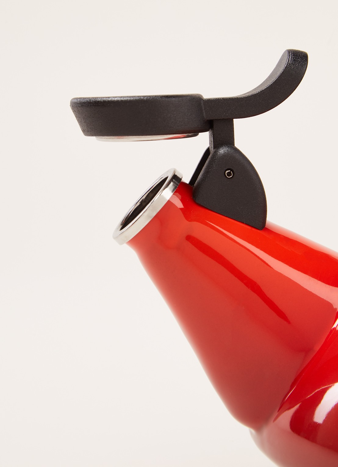 Le Creuset Zen fluitketel 1,5 liter - detail kersenrood / rood