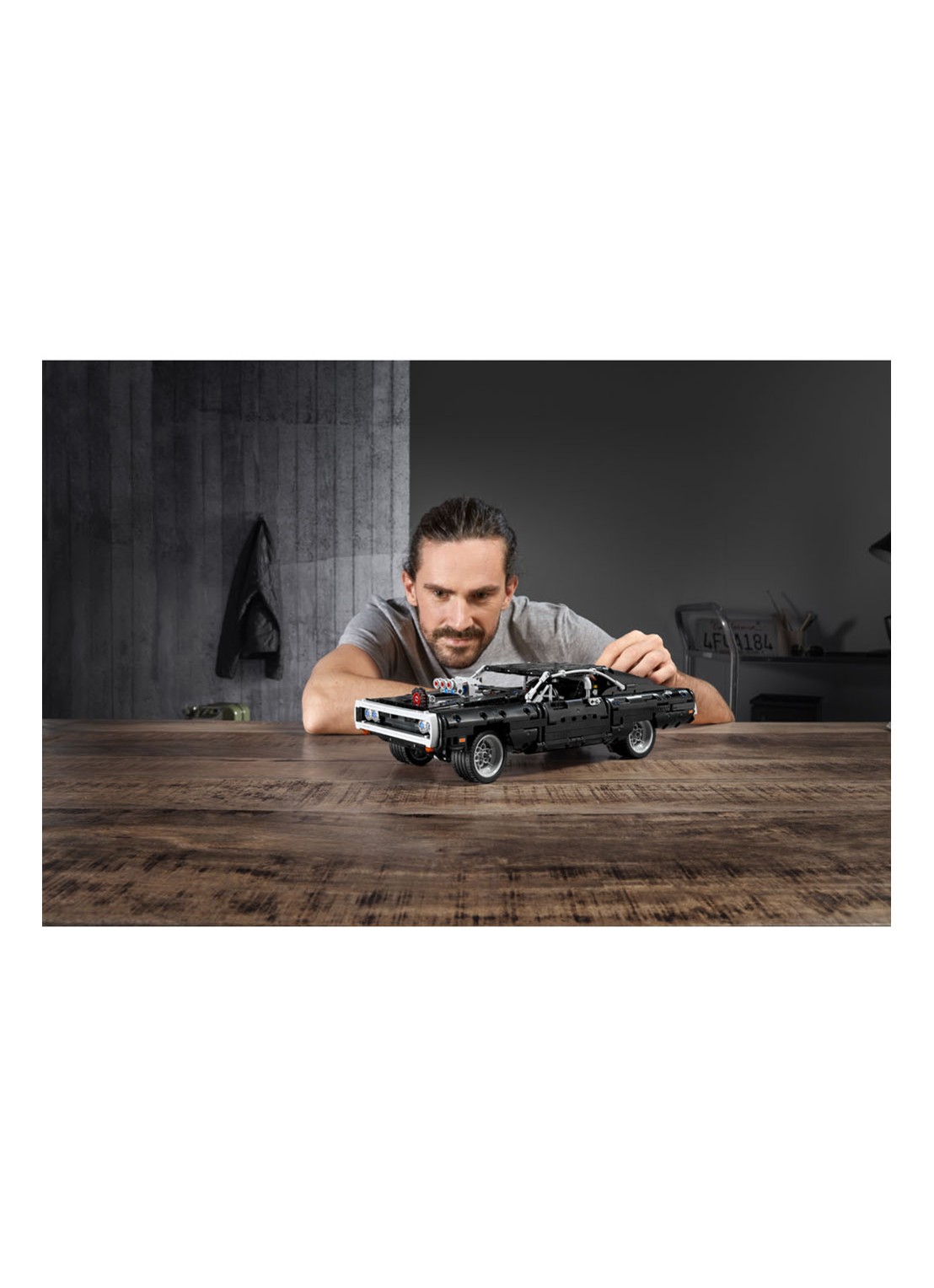 LEGO Dom's Dodge Charger - 42111 - detail 5 undefined