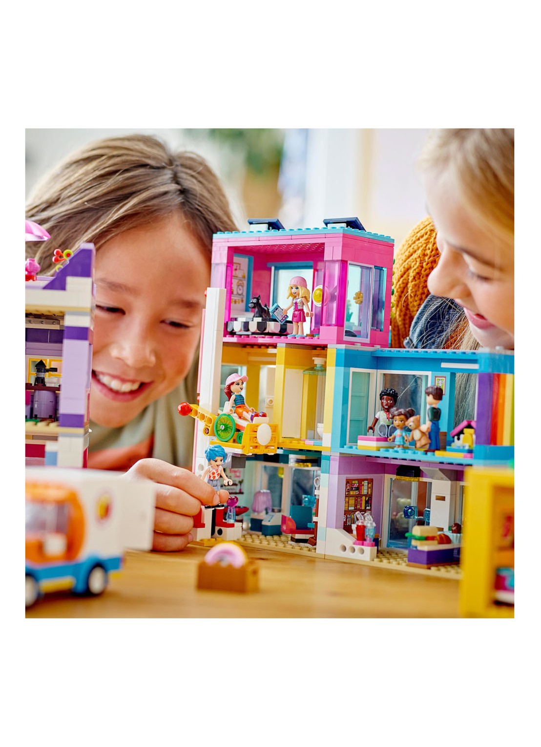 LEGO Hoofdstraatgebouw bouwspeelgoed - 41704 - detail 6 multicolor