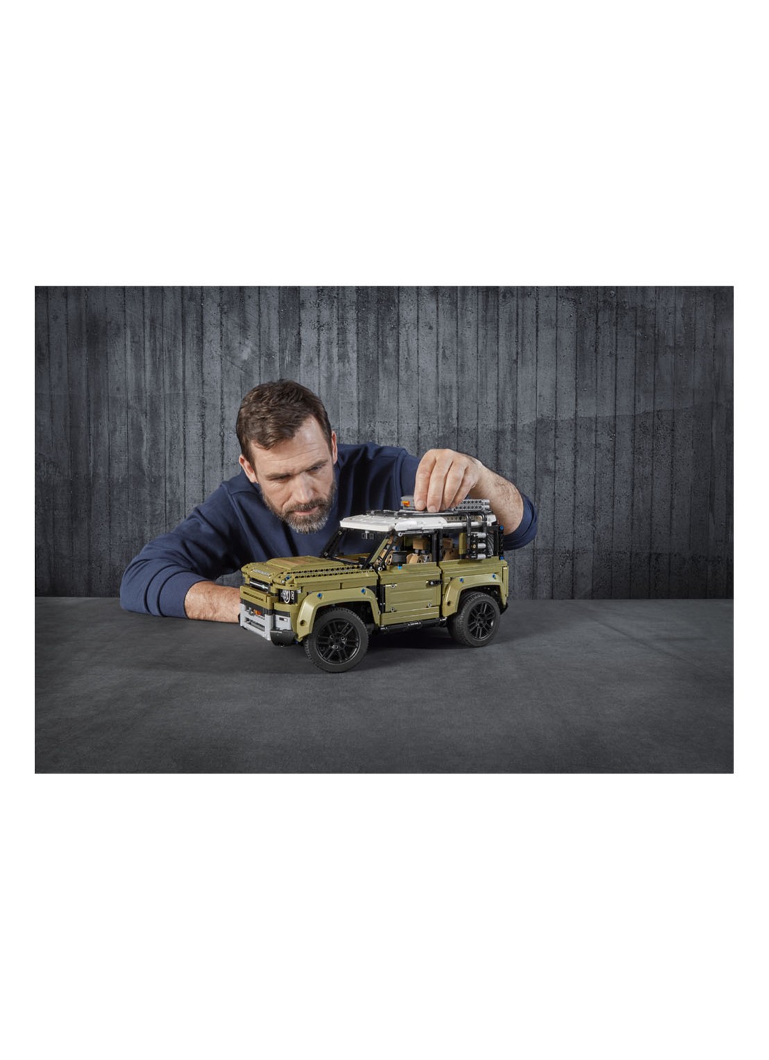 LEGO Land Rover Defender - 42110 - detail 2 undefined