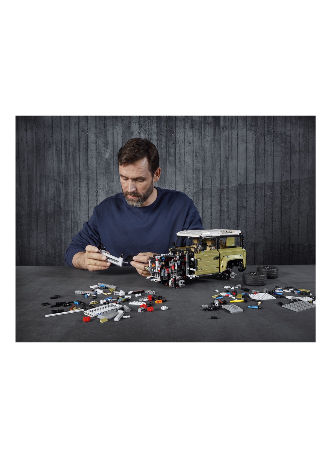LEGO Land Rover Defender - 42110 - detail 4 undefined