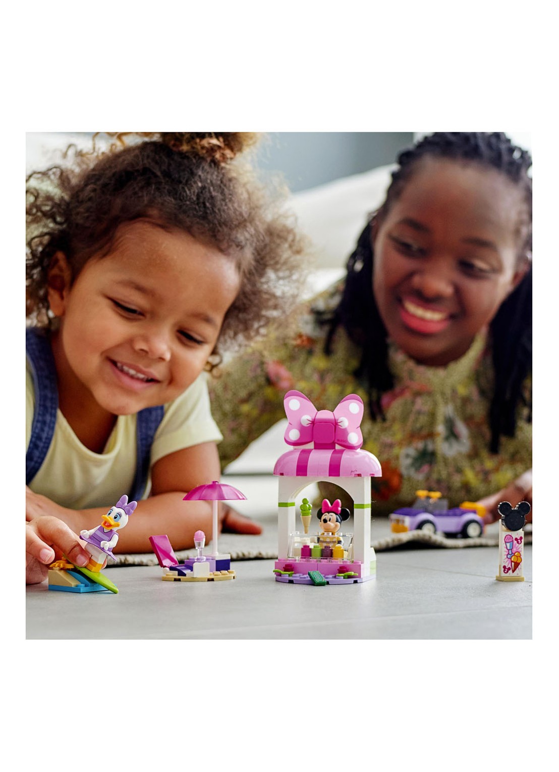 LEGO Mickey Mouse Minnie Mouse ijssalon - 10773 - detail 6 roze