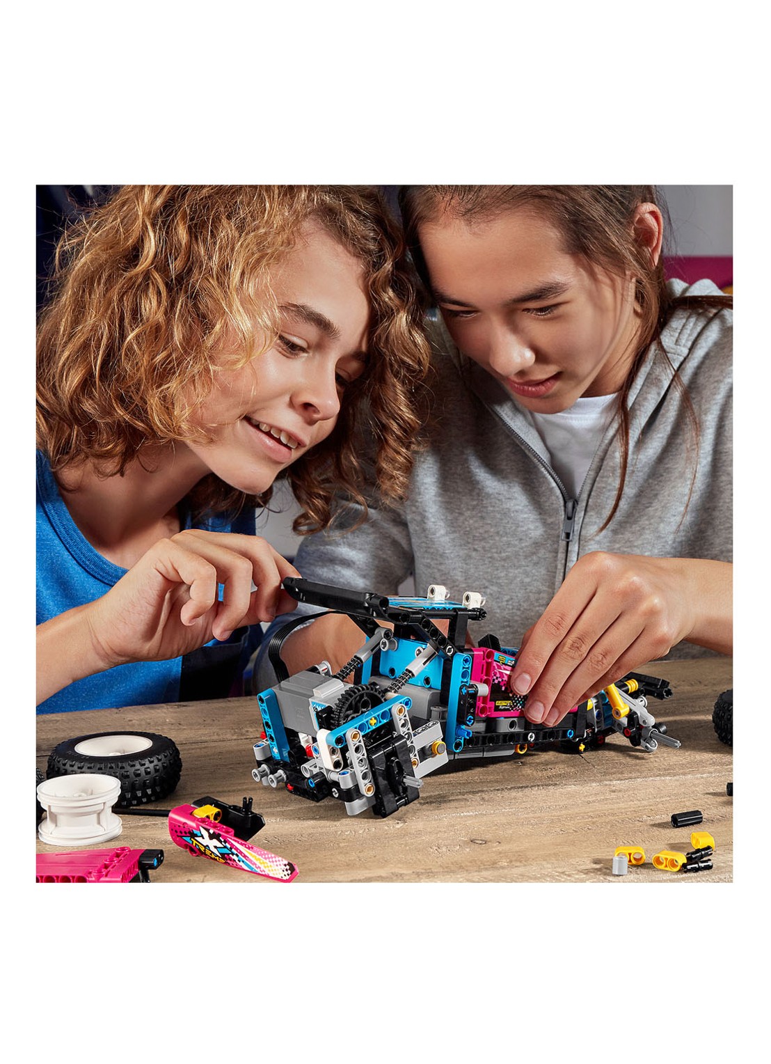 LEGO Terreinbuggy - 42124 - detail 5 fuchsia