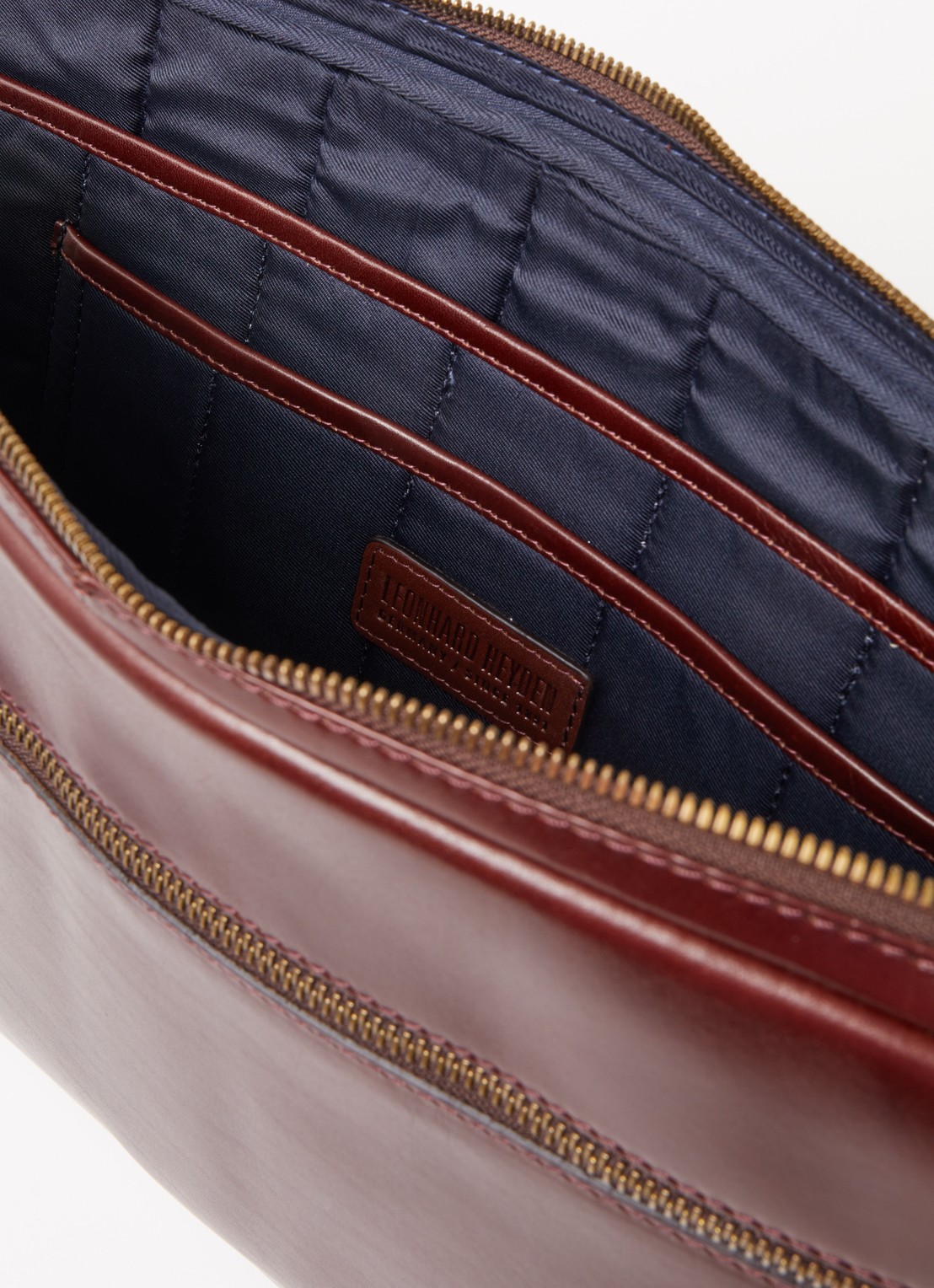 Leonhard Heyden Cambridge laptophoes van leer 15 inch - detail 2 kastanjebruin