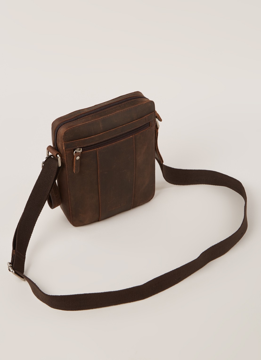 Leonhard Heyden Salisbury schoudertas van leer - unisex - detail 3 donkerbruin