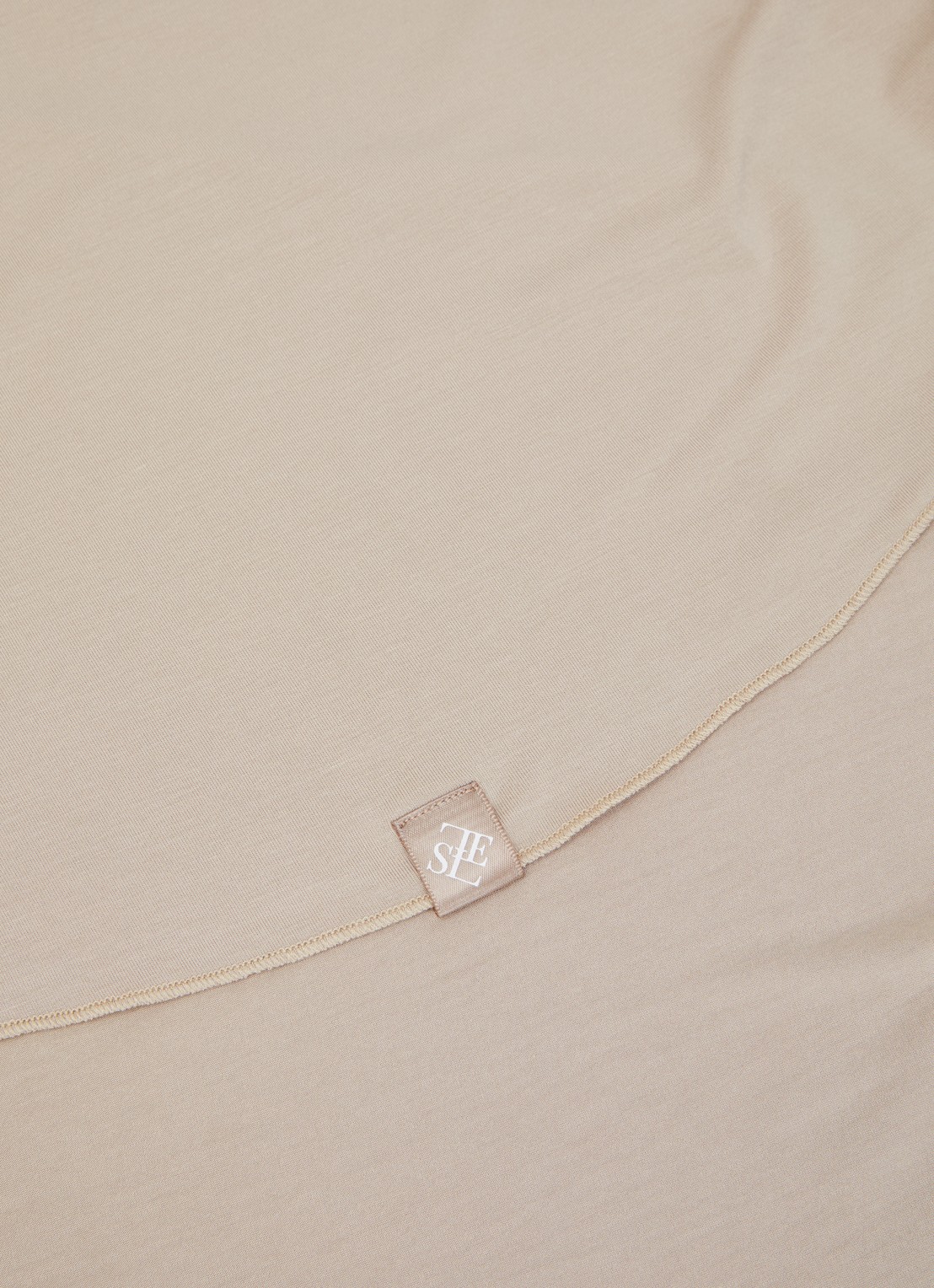 LES Atelier Bamboo Jersey hoofddoek 180 x 82 cm - detail 2 taupe