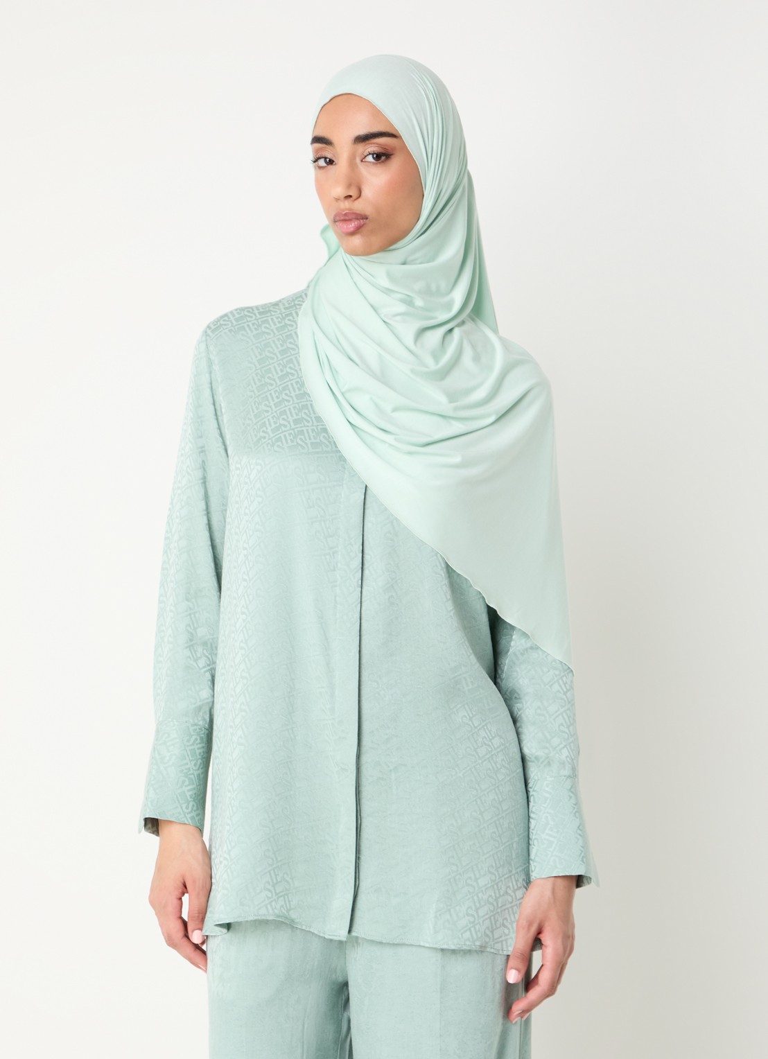 LES Atelier Bamboo Jersey hoofddoek 180 x 82 cm - voorkant 2 mint