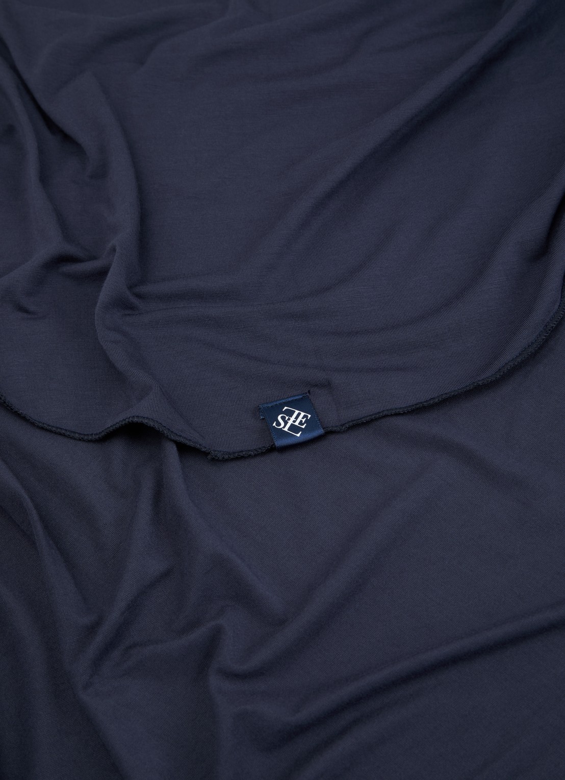 LES Atelier Bamboo Jersey hoofddoek 180 x 82 cm - detail 4 donkerblauw