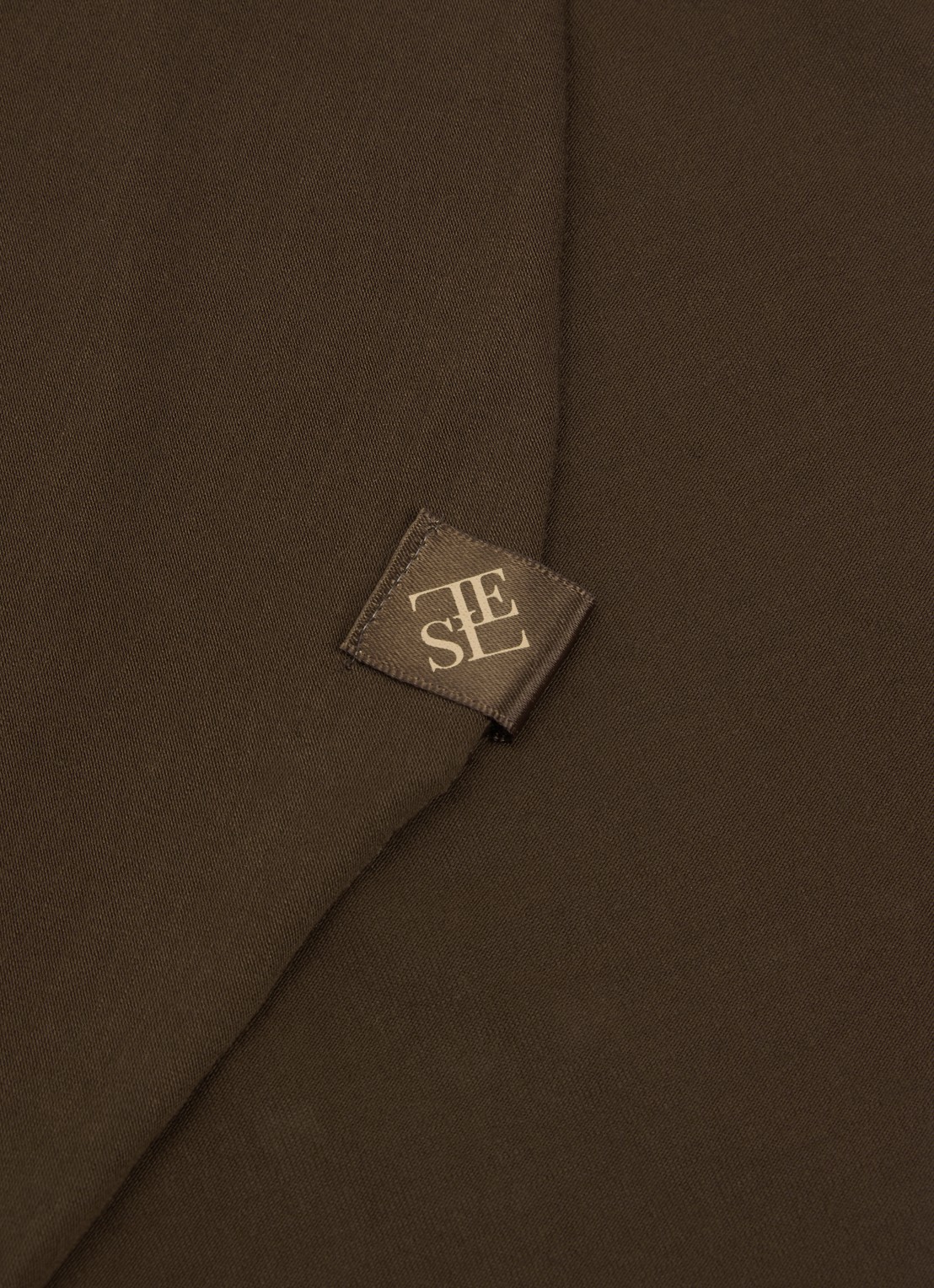 LES Atelier Hoofdoek met logo 180 x 80 cm - detail 4 donkerbruin