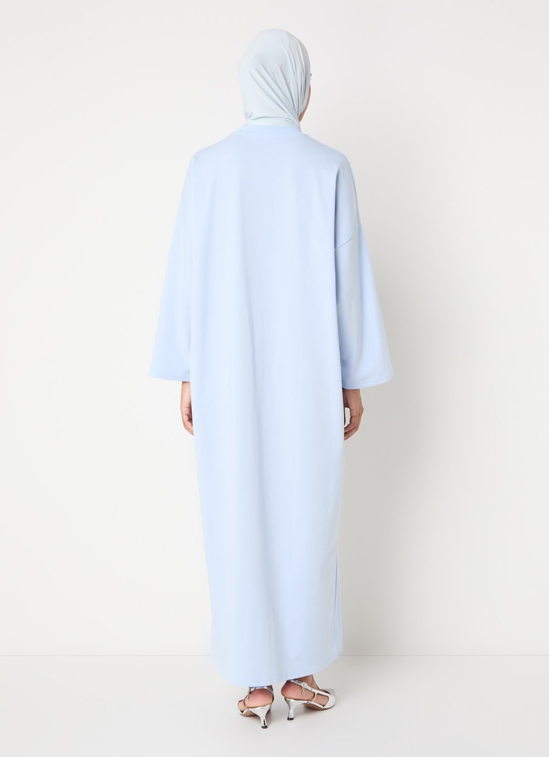 LES Atelier Ilya maxi jurk met borduring - achterkant 3 lichtblauw