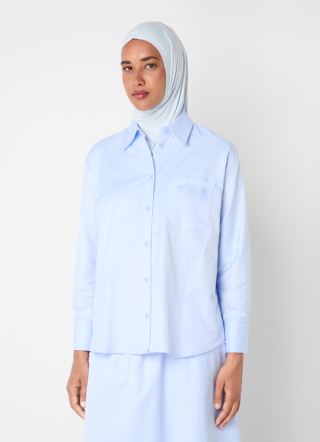 LES Atelier Itri blouse met borstzak - detail 2 lichtblauw