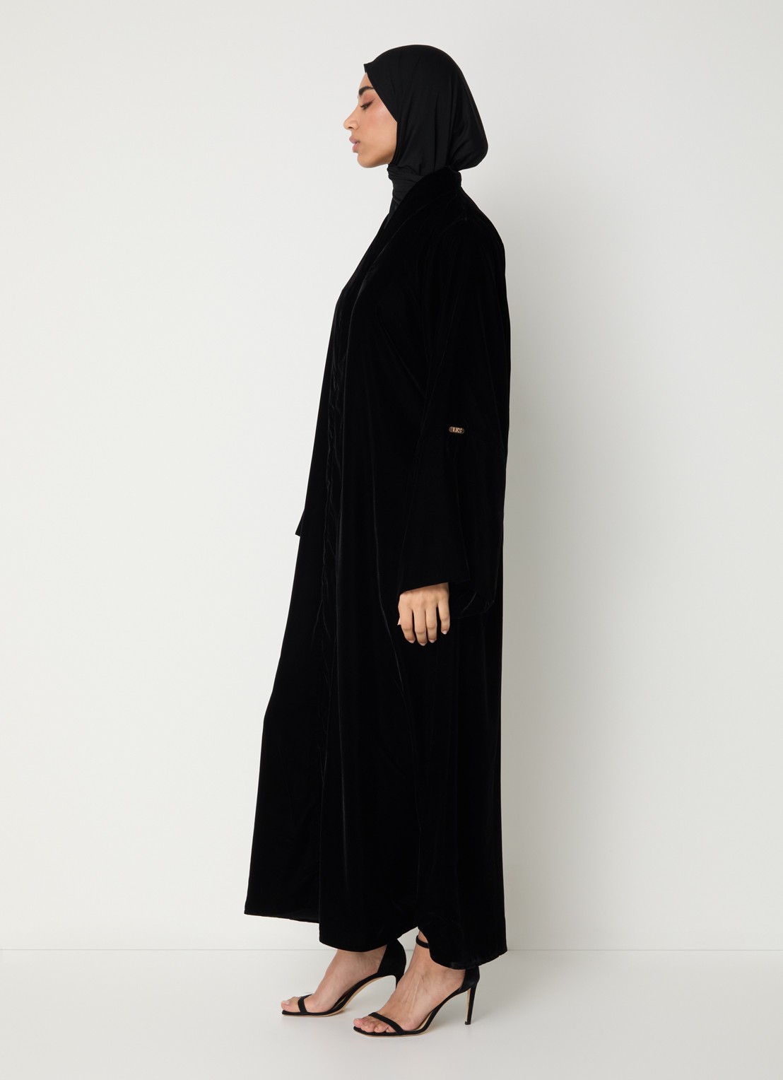 LES Atelier Leona abaya met drukknoopsluiting - voorkant 5 zwart