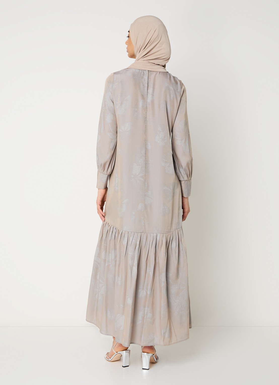 LES Atelier Luna maxi jurk met bloemenprint - achterkant 5 taupe