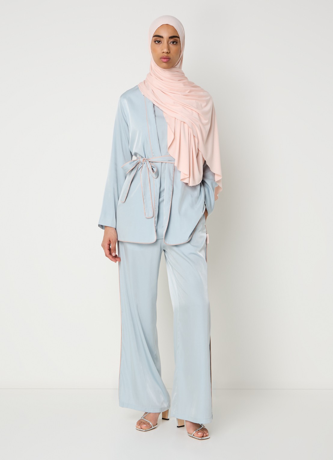 LES Atelier Mila high waist wide fit broek met steekzakken - voorkant 3 lichtblauw