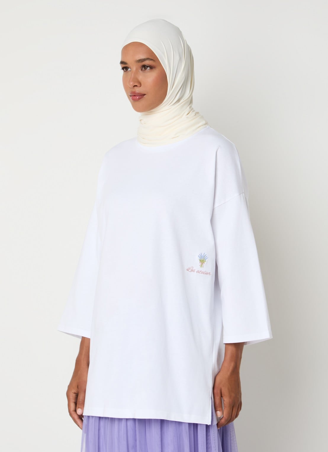 LES Atelier Nada oversized T-shirt met logoborduring - detail 3 wit