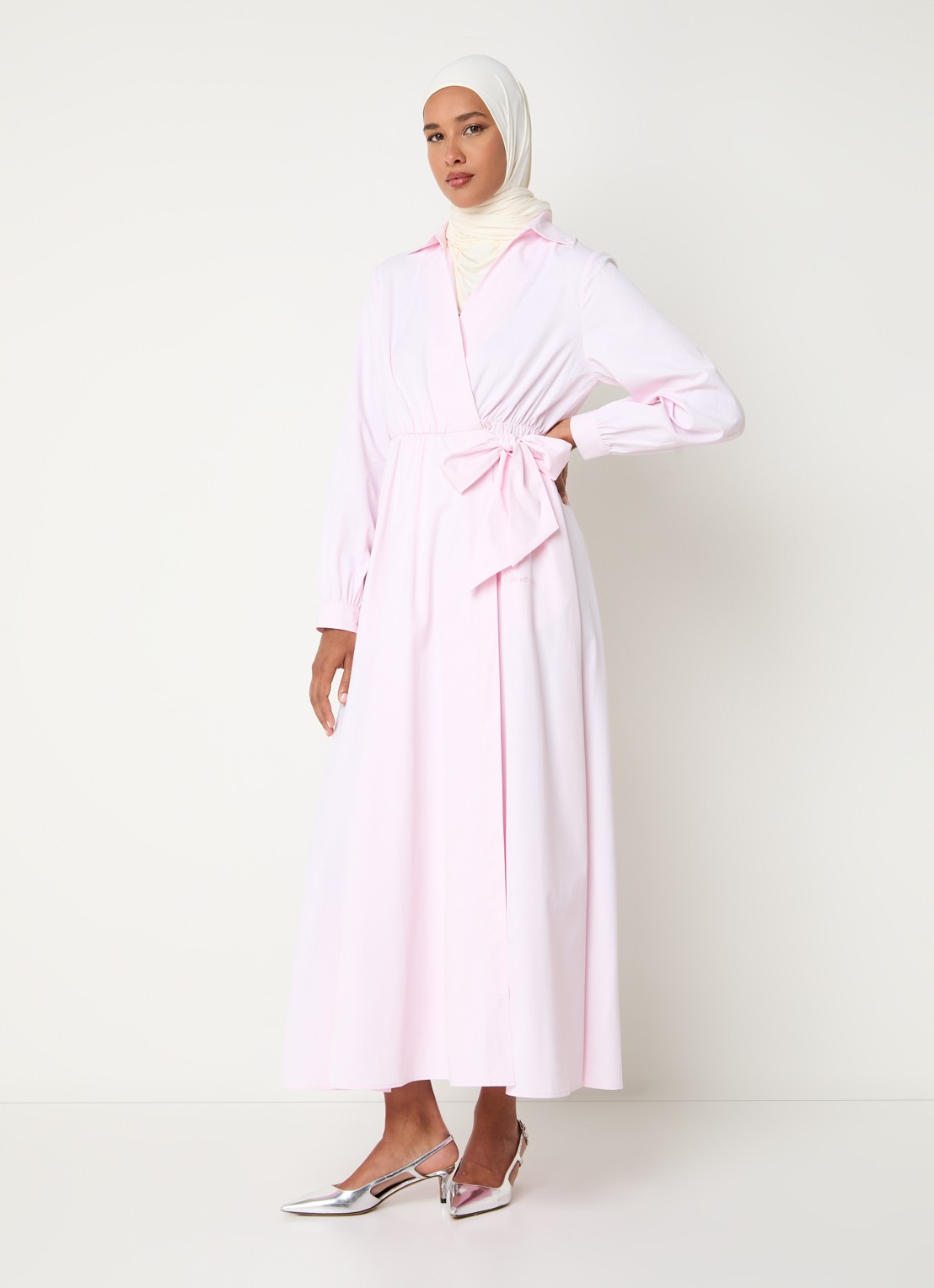 LES Atelier Sofia maxi wikkeljurk met steekzakken - detail roze