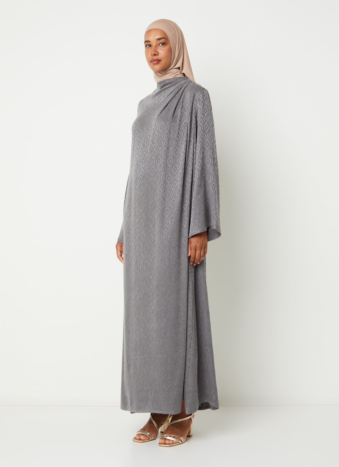 LES Atelier Zineb maxi jurk met structuur - detail grijs