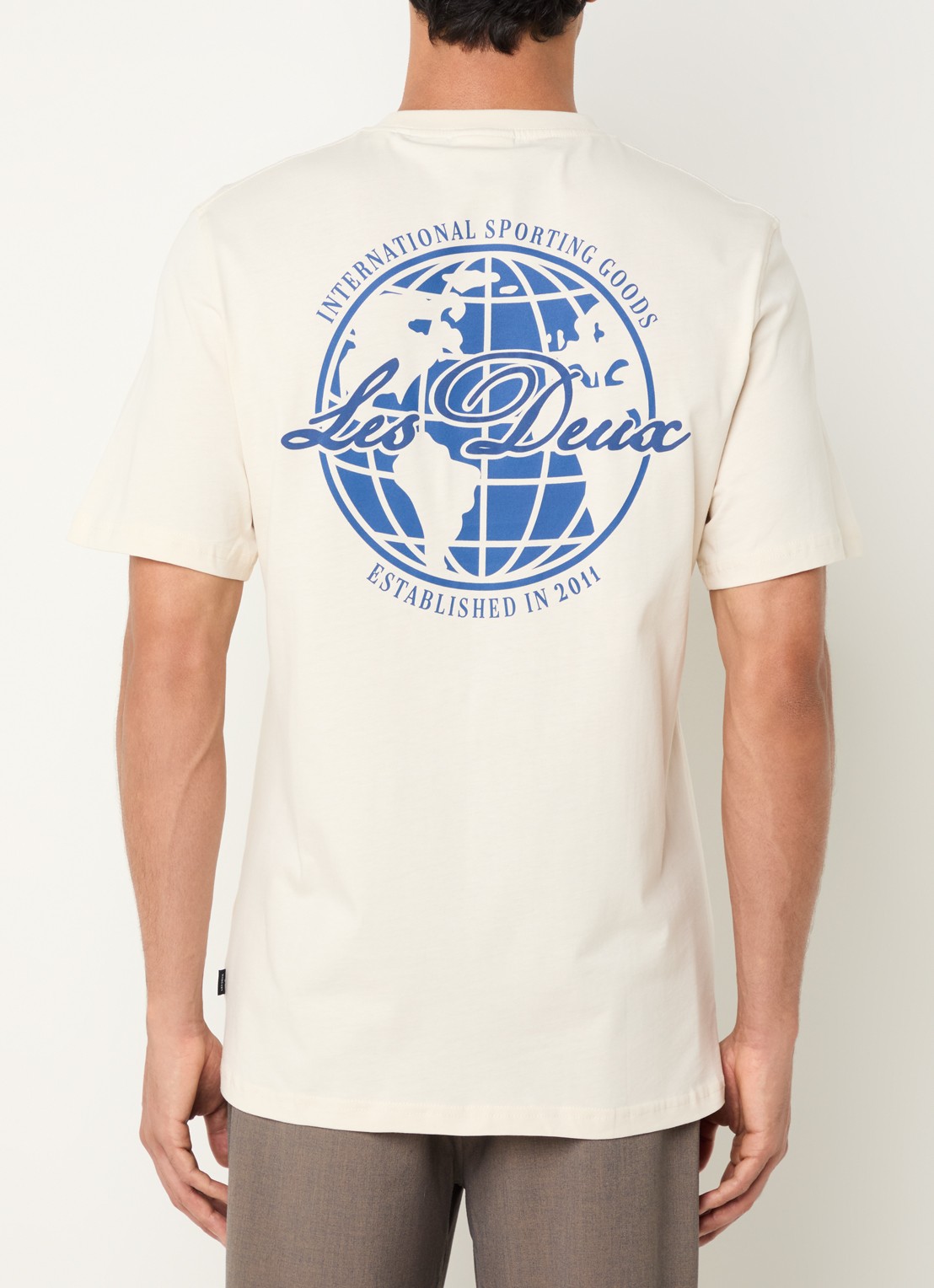 Les Deux Ben Globe T-shirt met logo- en backprint - detail 2 creme
